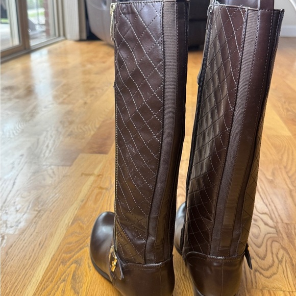 Boots Luz Clairborne Brown Knee-High Leather Boots - Picture 3 of 11
